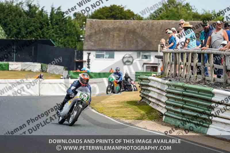 Vintage motorcycle club;eventdigitalimages;mallory park;mallory park trackday photographs;no limits trackdays;peter wileman photography;trackday digital images;trackday photos;vmcc festival 1000 bikes photographs